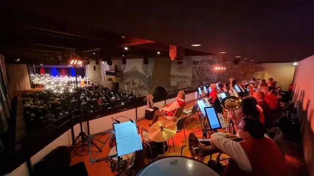 Der Musikverein und die Werkskapelle Layher spielten auf der Galerie | Foto: MVG