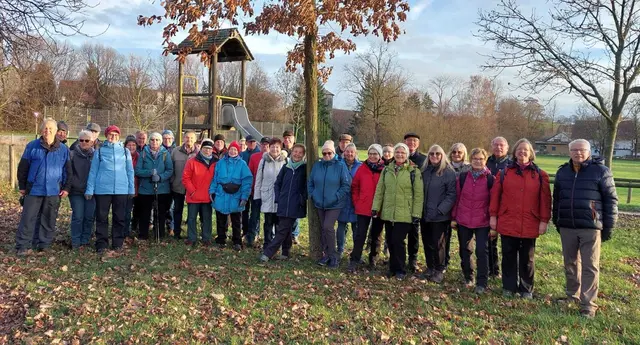 35 gut gelaunte Wanderfreunde nahmen an der November-Seniorenwanderung des Schwäbischen Albvereins, Ortsgruppe Untersteinbach bei Öhringen teil. | Foto: Schwäbischer Albverein, Ortsgruppe Untersteinbach / Dietmar Binder