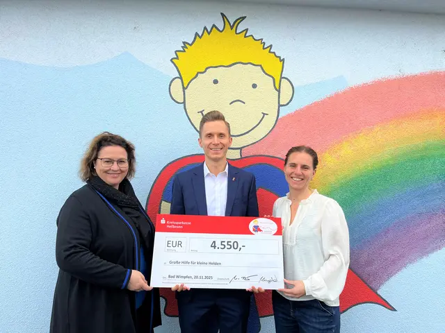 Bild: von links: Anita Wollmann-Dittmer, Jonas Banar und Stefanie Mangold  | Foto: Quelle: Stiftung
