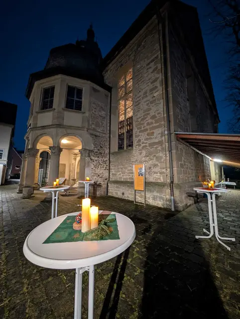 "Ständerling" vor der evangelischen Kirche in Neuenstein. | Foto: Jugendblasorchester Neuenstein e. V.