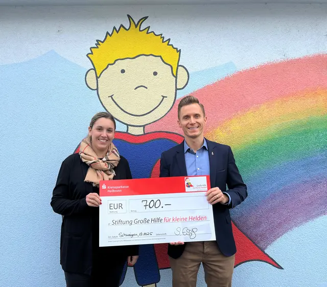 Bild: von links: Sarah Essig und Jonas Banar | Foto: Quelle: Stiftung