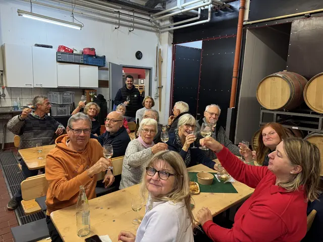 Ein fröhliches Prosit im Weingut Supp | Foto: Uwe Grobshäuser