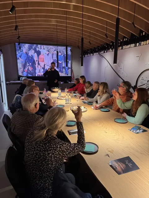 Im neuen Eventraum des Weinguts Seyffer  | Foto: Uwe Grobshäuser