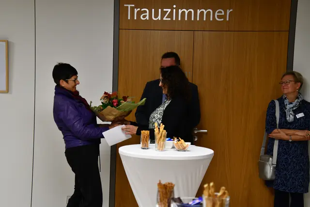 Ein herzliches Dankeschön an Frau Greiner, die unsere Ausstellung so wunderbar unterstützt hat. | Foto: Jutta Koster