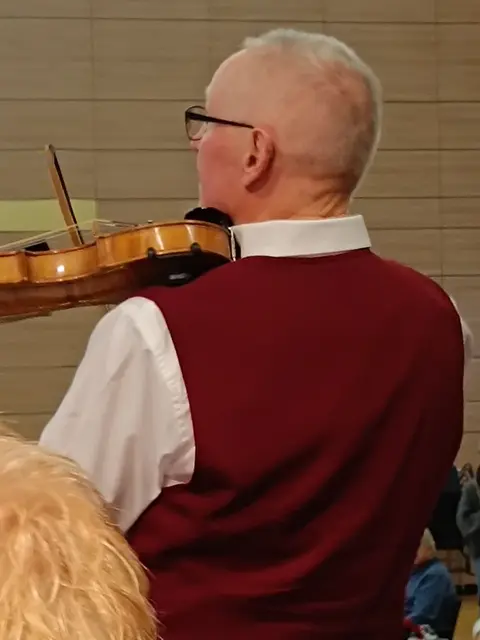 An der Solovioline überzeugte Gerd Geyer mit virtuosem Spiel.
 | Foto: privat