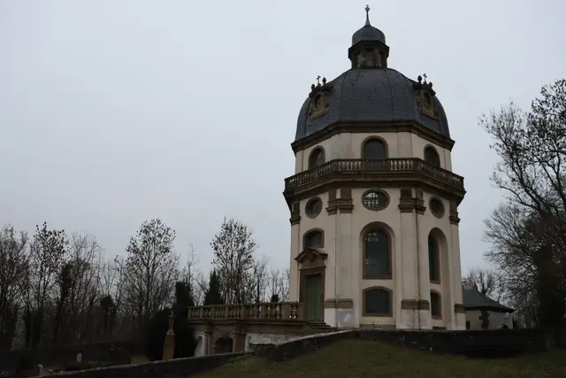 Kreuzbergkapelle mit Friedhof | Foto: Marga Specht