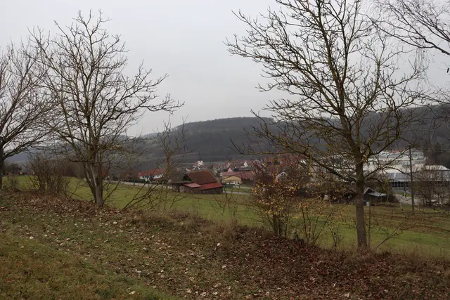 Blick auf Berlichingen rechts Firmengebäude LTI | Foto: Marga Specht
