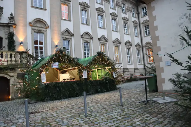 Weihnachtsstimmung vor dem Bildungshaus in Kloster Schöntal | Foto: Marga Specht