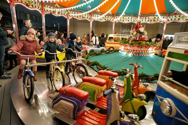 nostalgisches Kinderkarusell | Foto: Ulrich Seidel