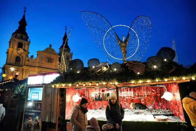 Stand mit Engel | Foto: Ulrich Seidel