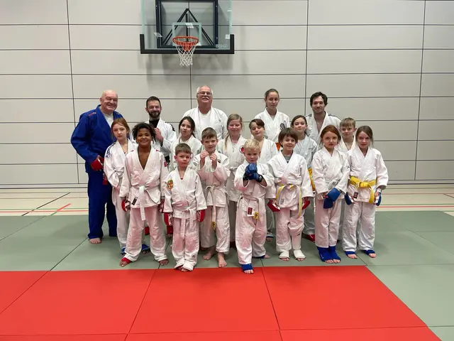 Kinderlehrgangsgruppe mit Referent Roland Köhler links im Bild | Foto: Budo-Club Hikari