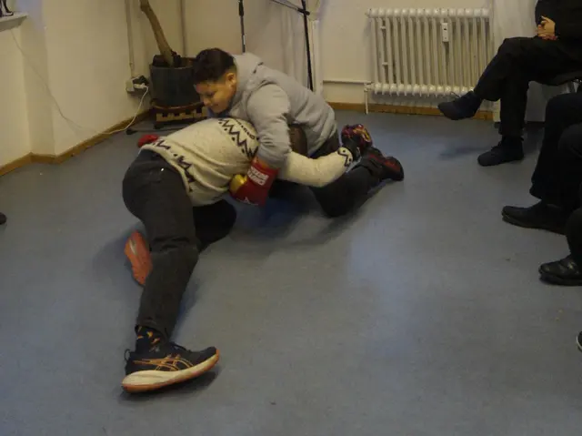 SPORT und SPIEL werden bei den ROTFÜCHSEN groß geschrieben: Hier eine kleine Einführung in das Kampfsport-Training | Foto: MLPD