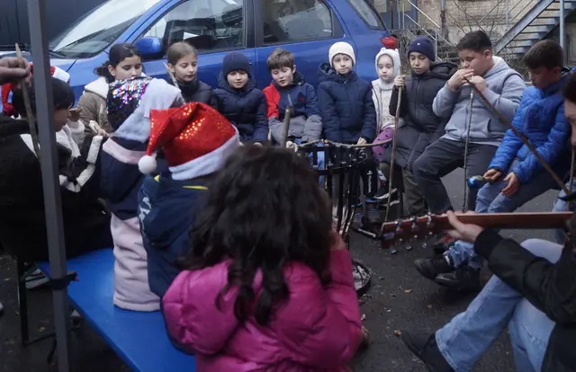 Weihnachtslieder am Lagerfeuer | Foto: MLPD