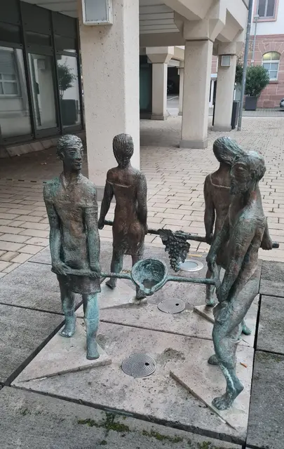 ... "Weinbau und Industrie" | Foto: Elke Pfeiffer