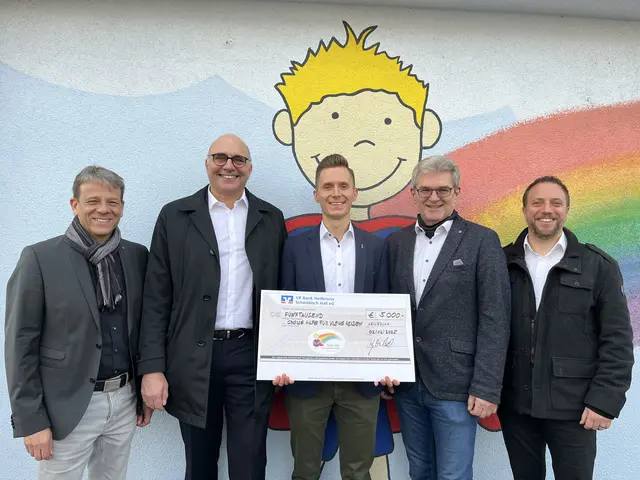 Bild: von links: Arnd Seufer, Dr. Ralf von Briel, Jonas Banar, Werner Vogt und Dominik Schwaiger  | Foto: Quelle: Stiftung