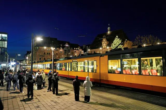 Der Weihnachtsmarkt ist auch gut mit öffentlichen Verkehrsmitteln erreichbar | Foto: Ulrich Seidel