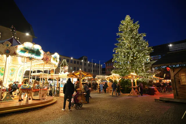 Christbaum am Marktplatz | Foto: Ulrich Seidel