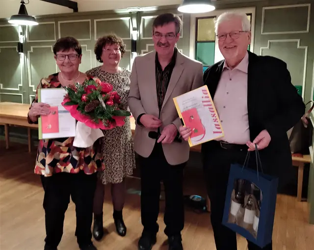 Jubilare Brigitte Leitz und Horst Greiner mit Kassiererin Iris Feyrer und 
1. Vorstand Peter Lohrey | Foto: GVL privat