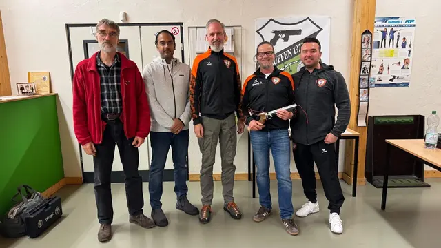 1. Luftpistolenmannschaft aus Neckarsulm v.l.n.r.: Heiner Barreau, Prabhukumar Selvaraj, Bernd Scholz, Bernd Ross, Cumaali Eraslan | Foto: Schützengilde Neckarsulm e.V.