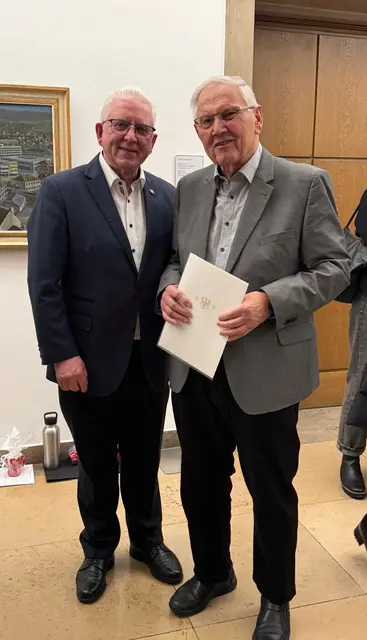 Ehrenamtspreis für Norbert Pfitsch mit Verbandspräsident Gerald Kranich | Foto: Verein