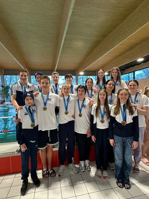 Vordere Reihe (von links nach rechts): Marko, Magnus, Jonas, Felix, Eva-Sophie, Amelie.
Zweite Reihe (von links nach rechts): Mattia, Marius, Theo, Matteo, Felia, Nina, Skylynn.
Hintere Reihe (von links nach rechts): Kim-Mira, Helena. | Foto: Anna Greb