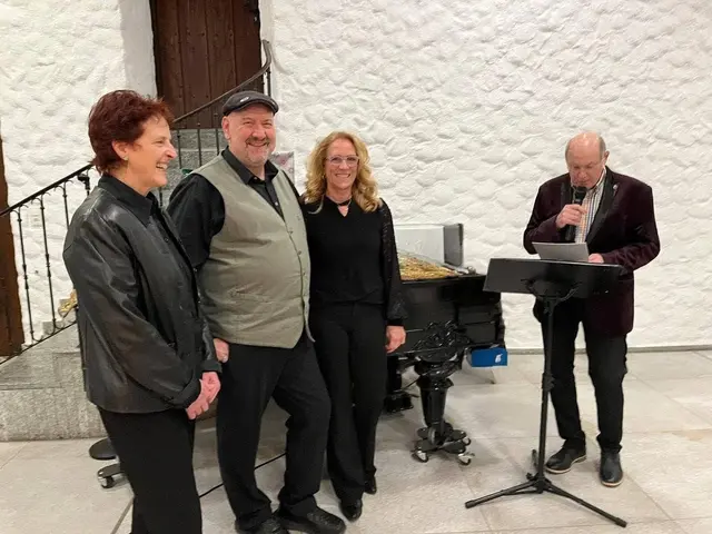 150 Jahre Engagement: Karin Glück, Günther Bauer und Silke Rechkemmer (v. l. n. r.) . Ganz rechts Rudi Sanwald. | Foto: Udo Rechkemmer