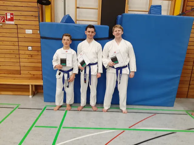 Blaugurte: Maxime Casula, Marco Pintea und Nick Kübler (alle 4. Kyu) | Foto: Karateverein Eppingen