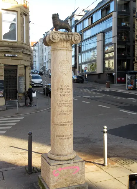 Ein Denkmal für einen Mops... oder doch für Vicctor von Bülow? | Foto: WandernGabyErich