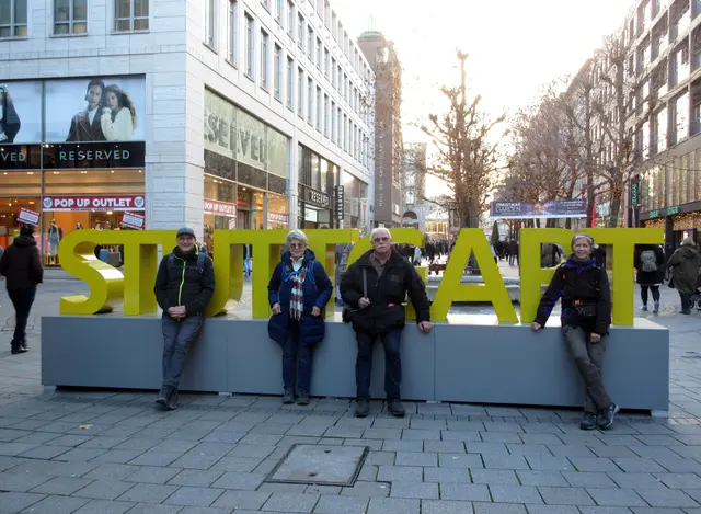 Und kurz vor dem Bahnhof... aber noch 500 m zu gehen, merkten wir, dass das Gruppenfoto vergessen wurde. | Foto: WandernGabyErich