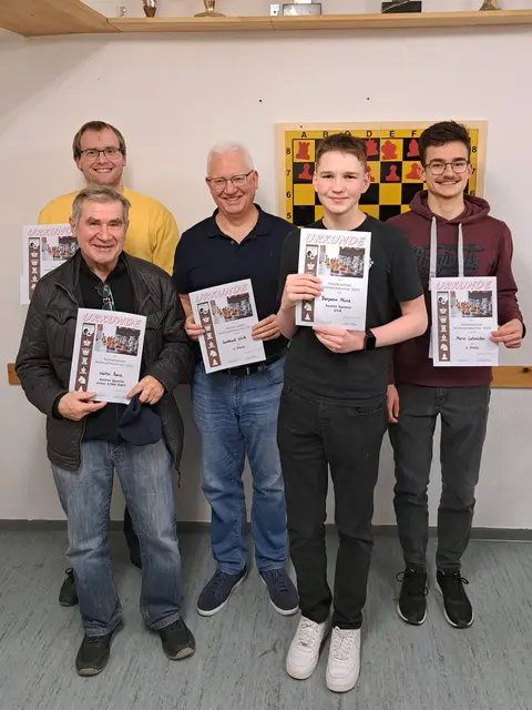Die Preisträger des Neckarsulmer Weihnachtsturniers | Foto: Schachclub