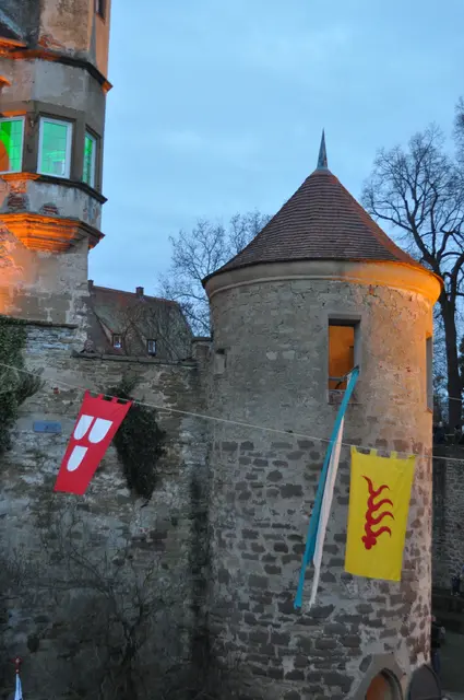 Nicht nur beleuchtet, auch geschmückt ist die Burg | Foto: Daniela Somers