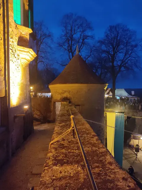 Die Burg ist einfach erleuchtet total schön. | Foto: Daniela Somers