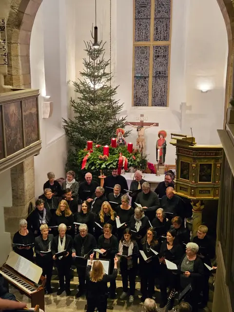 Der Sing- und Liederkranz Untersteinbach begeisterte beim Adventskonzert eine bis auf den letzten Platz gefüllte Kirche. | Foto: Sing- und Liederkranz Untersteinbach