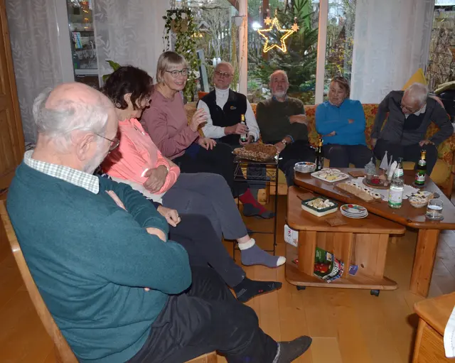 Das Jahr klingt aus mit gemeinsamem Beisammen sein | Foto: E. Rosendorf
