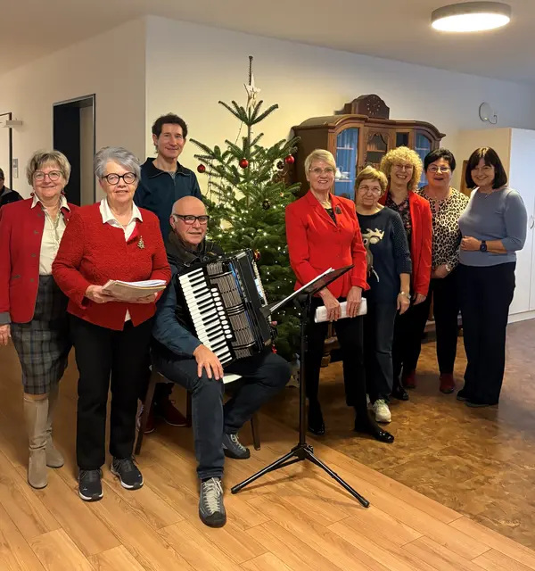 Seniorenheimbesuche der CDU. Hier: Bettina Vadokas, Elke Herzog, Götz von Waldheyer-Hartz, Hermann Paul, Sybille Krauss, Marie-Luise Bethke, Martina Susset, Renate Pfeiffer, Silvia Hautzinger | Foto: CDU-FU