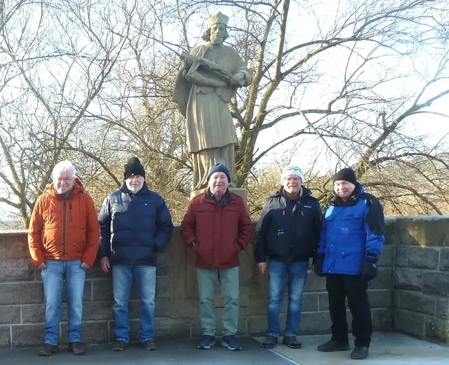 Die Eberstaler gesellten sich zum Brückenheiligen Nepomuk | Foto: Stefan Keppler