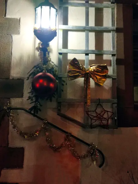 Auch zwischen den einzelnen Stationen ist die Burg schön dekoriert. | Foto: Daniela Somers