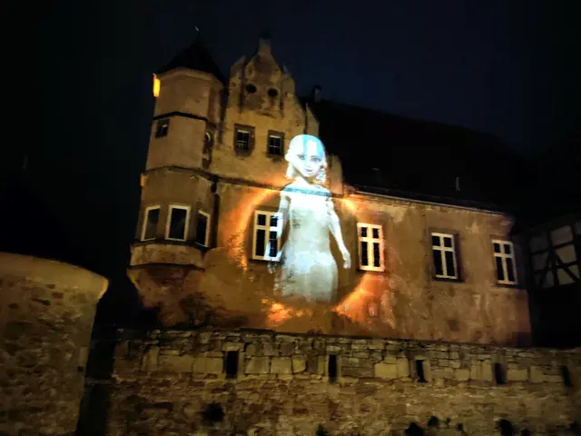 Fiona, der Schlossgeist führt durch die Burg | Foto: Daniela Somers