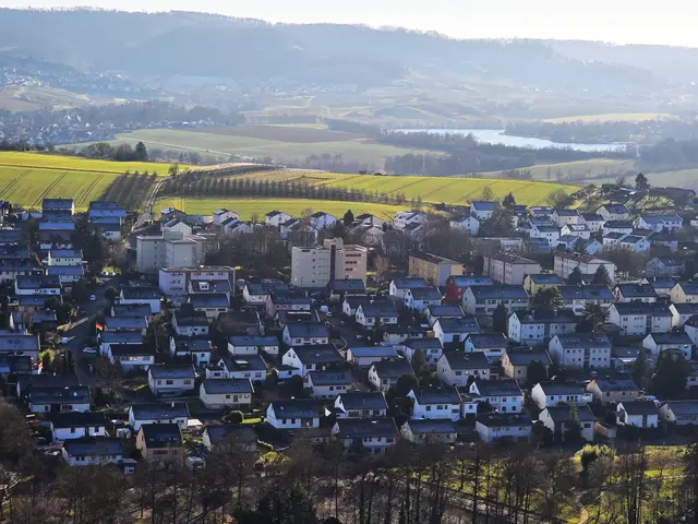 Im Vordergrund Affaltrach, dahinter der Breitenauer See. | Foto: Heidrun Rosenberger