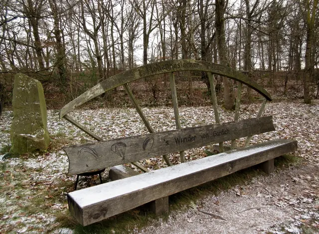 's Wunder von Gardich: hier starteten zahlreiche Paraglider auf einer Wiese nahe des Kleingartacher Steinbruchs | Foto: Wandern Gaby Erich