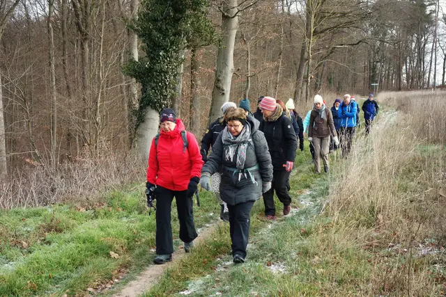 Am Waldrand entlang des Naturparks Stromberg - Heuchelberg. | Foto: Isolde Reitz