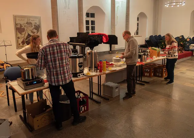 Mit der Eröffnung des Buffets begann der gemeinsame Abend in entspannter Atmosphäre. | Foto: Wir in Weinsberg e.V.