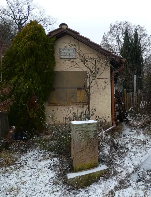 Ganz oben am Forstberg steht dieses Wengertshäusle......  | Foto: sigischlottke