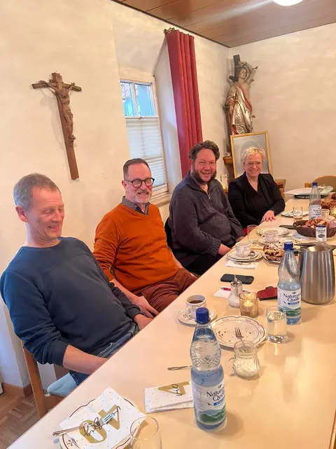v.l. Die Gastredner Ortsvorsteher Klaus Eckert, Bürgermeister Joachim Scholz, Pfarrer Dr. Guido Bömer und die gewählte Vorsitzende des Kirchengemeinderates Gerlinde Seewald. | Foto: Hans J. Leuz