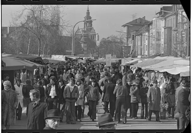 Der Heilbronner Pferdemarkt war im Jahr 1977 gut besucht. | Foto: Hermann Eisenmenger/Heilbronner Stimme/Stadtarchiv