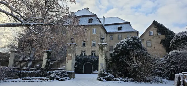 Eingang zum Schloss Hohenstadt. | Foto: privat Sibylle Tröber