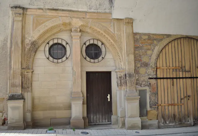 Tür und Tor am Schloss Neuenstadt | Foto: Daniela Somers