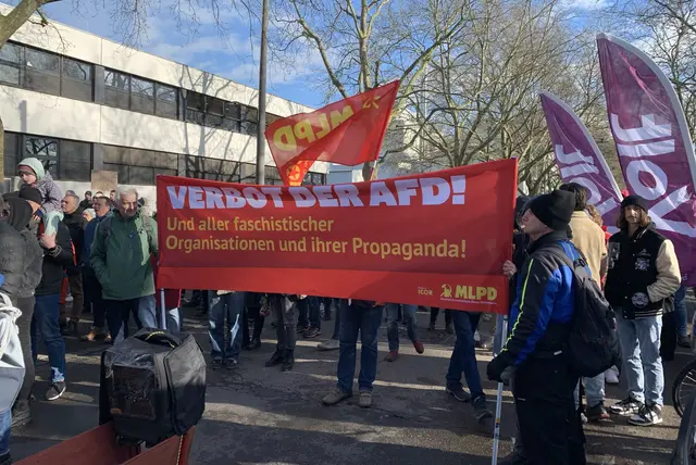 Eine Lehre der Geschichte: Das Verbot faschistischer Organisationen und ihrer Propaganda ist durch das Grundgesetz und das Potsdamer Abkommen begründet. Es muss auch in den Medien und "sozialen Netzwerken" durchgesetzt werden. Bild: Demo gegen AfD in Heilbronn, März 2024 | Foto: MLPD