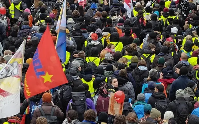 Die MLPD und ihr Jugendverband REBELL engagieren sich für eine breite Einheitsfront gegen Faschismus, Krieg und Umweltzerstörung (United Front). In Gießen beteiligten sie sich mit einem starken Block des Internationalistischen Bündnis an der Demo gegen die Gründung einer faschistischen Jugendorganisation der AfD. | Foto: MLPD