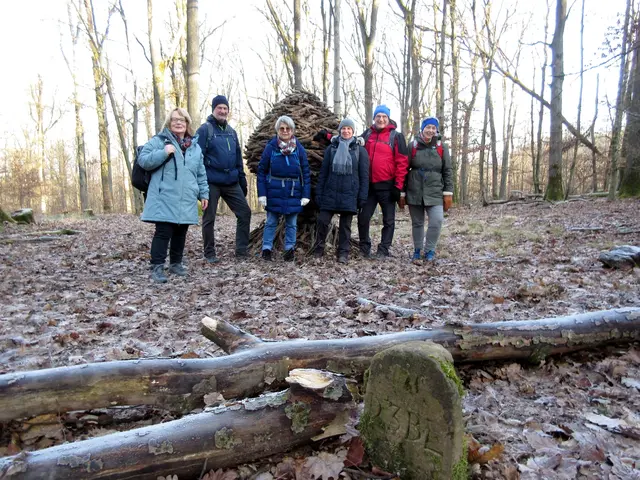Das Ei-Monument an der Hällischen Straße wurde vom Künstler bearbeitet und wieder aufgestellt | Foto: WandernGabyErich